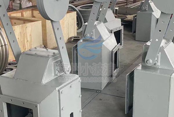 鎖氣器